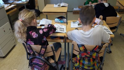 Elever i Påras skola i Kronoby.