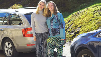 Journalistikstuderanden Jessica Björklöf och socialpsykologistuderanden Mirjam Ekelund.