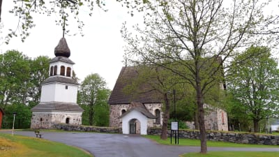 Karis kyrka.