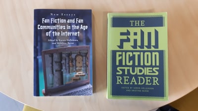 Böckerna "Fan Fiction and Fan Communities in the Age of the Internet" och "The Fan Fiction Studies Reader".