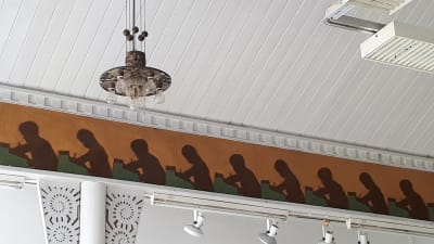 Detaljer i festsalen i Nordiska konstskolan i Karleby.