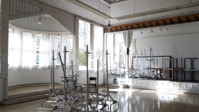 Festsalen i Nordiska konstskolan i Karleby.