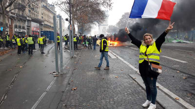 De gula västarna protesterar i Frankrike.