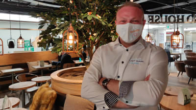 Max Jansson med munskydd.