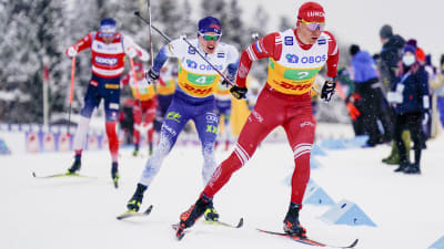 Iivo Niskanen följer Alexander Bolsjunov.