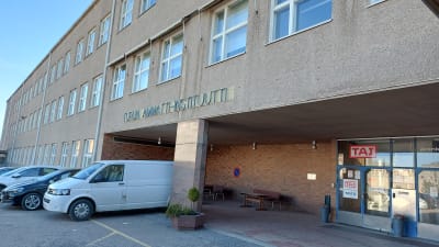 Åbo yrkesinstituts byggnad. 