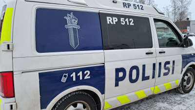 Polisbil i Smedsby i Korsholm.