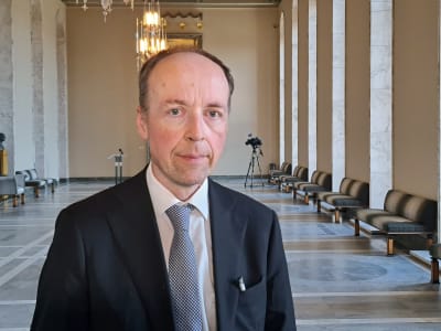 Ulkoasiainvaliokunnan puheenjohtaja Jussi Halla-aho eduskunnan valtiosalissa.