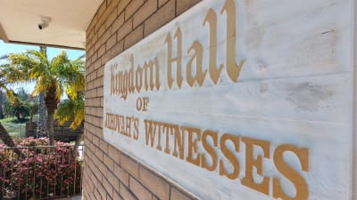 Jehovas vittnens Rikets sal i Encinitas, Kalifornien, USA.