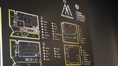 En karta över utrymmen som finns i Åbo Akademis nya byggnad Aurum.