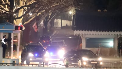 Sydkoreas avsatta president Park Geun-Hye lämnade presidentpalatset för sista gången på sönda kväll. Hon riskerar mutåtal sedan hon förlorade sin åtalsimmunitet