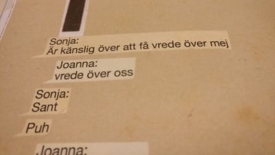 Text i en öppen bok.