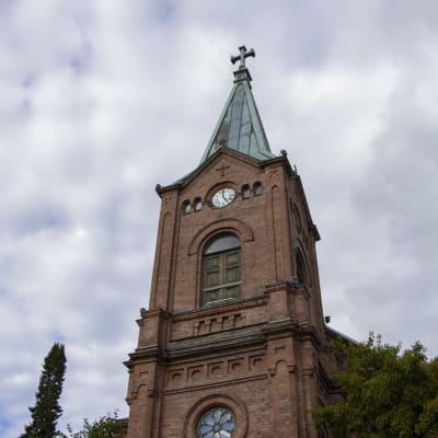 Jyväskylän kirkkopuiston kirkko. 