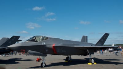 Ett F-35 flygplan uppvisat på Åbo flyguppving 2019