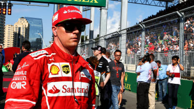 Kimi Räikkönen i Ferrarikläder.