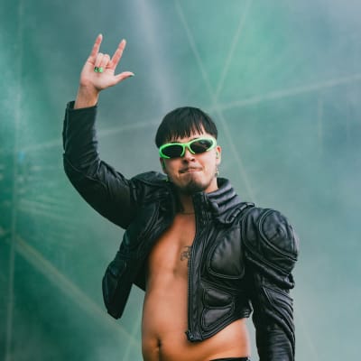 Käärijä uppträder på Kesärauha-festivalen 2023.