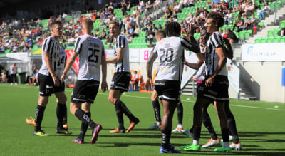 VPS-spelare jublar. 