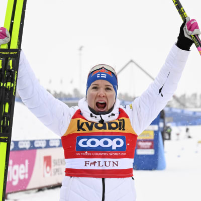 Kerttu Niskanen jublar.