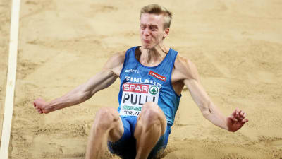 Kristian Pulli hoppar längd