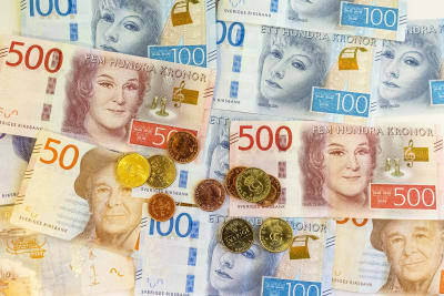 Svenska sedlar och mynt.