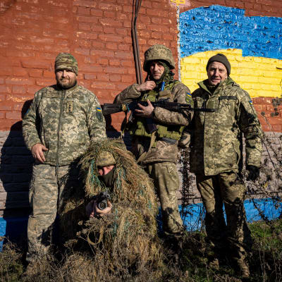 Ukrainska soldater i Bachmut.