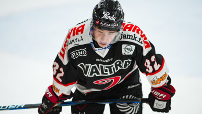 JYP-spelaren Jerry Turkulainen.