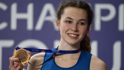 Ella Junnila med sitt EM-brons.