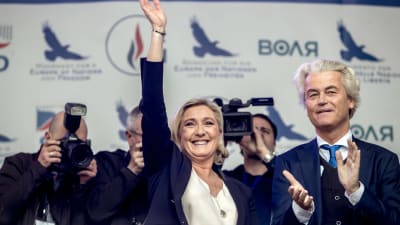 Marine Le Pen och Geert Wilders framträdde tillsammans i Prag den 25 april 2019