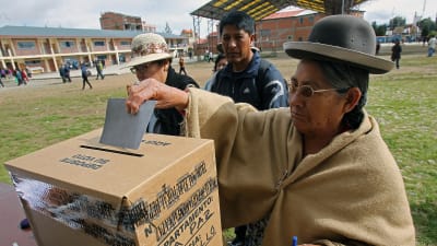 Över 88 procent av bolivianerna deltog i södnagens folkomröstning