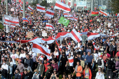 en väldig demonstration i Belarus huvudstad Minsk
