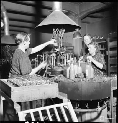 Airamin tehtaalla Helsingissä 1940.