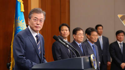 Moon Jae-in talar till pressen efter mötet med Kim Jong-un.