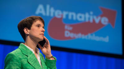 AFD:s partiledare Frauke Petry under partikongressen i Stuttgart 30.5.2016