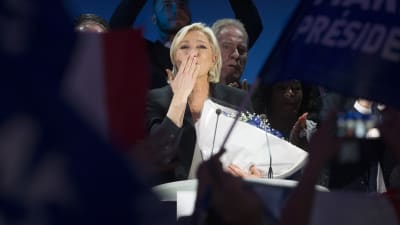 Ytterhögerns kandidat Marine Le Pen höll tal i Hénin-Beaumont i Frankrike den 23 april 2017 efter att det blev klart att hon tagit sig vidare till den andra omgången i presidentvalet.