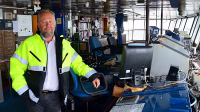 Peter Ståhlberg på Wasa Express' kommandobrygga