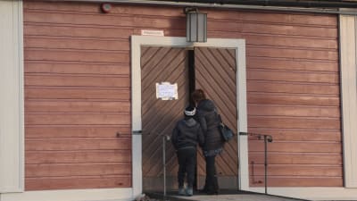 Lilla kyrkan i Borgå öppen för andakt 13.11.17 efter knivdåd