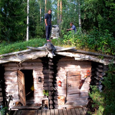 Stugan "Vikulyk" utanför Tavastehus, ritad och byggd av Eetu Puurtinen.