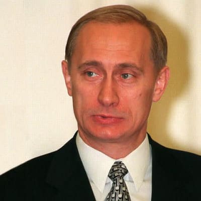 Venäjän turvallisuuspalvelun päällikkö Vladimir Putin (1998)
