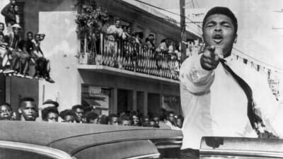 Muhammad Ali pekar finger.