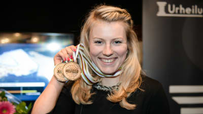 Lotta Lepistö med sina VM-brons, hösten 2016.
