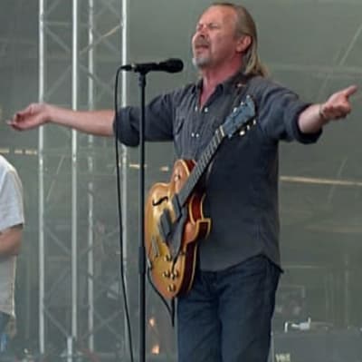 J. Karjalainen Ruisrockin lavalla.