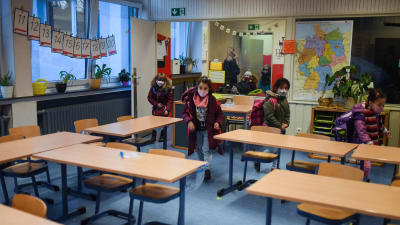 Barn i lågstadieskola i Dortmund i Tyskland. 