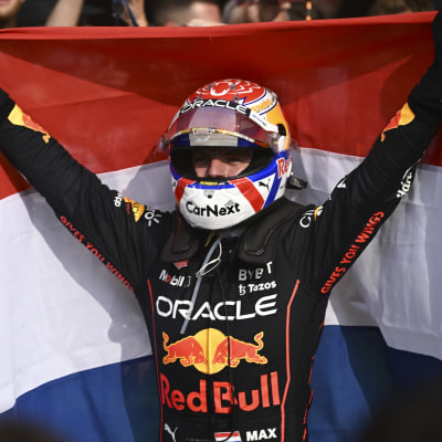 Max Verstappen firar seger i Nederländernas GP 2022.