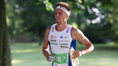 Aleksi Niemi orienterar.