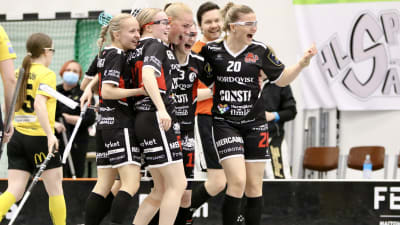 SB-Pro firar mål.