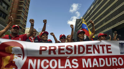 Anhängare till president Nicolás Maduro demonstrerar under en "antiimperialistdag" i Caracas den 20 februari