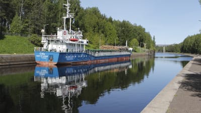 Virkestransport på Saima kanal
