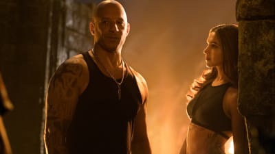 Vin Diesel poserar med vackra Bollywoodstjärnan Deepika Padukone