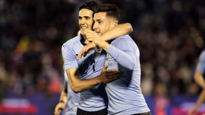 Edinson Cavanis och José María Gimenéz Uruguay har fått glida under den internationella radaren inför VM.