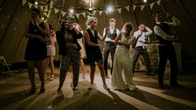 Dans på ett bröllop i Wales.